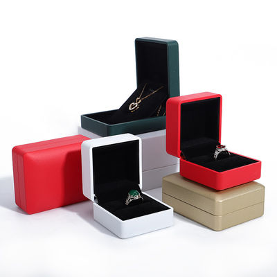Leder Schmuckschachtel mit Licht Hanhong Rundes Logo Seidenbildschirm gedruckt kundenspezifischer Ring Box
