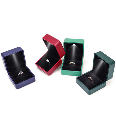 Leder Schmuckschachtel mit Licht Hanhong Rundes Logo Seidenbildschirm gedruckt kundenspezifischer Ring Box