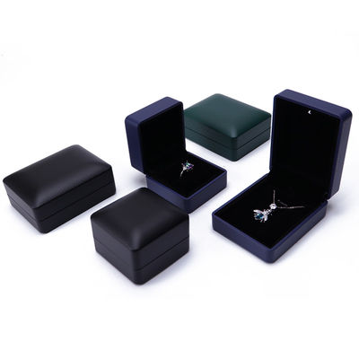 Leder Schmuckschachtel mit Licht Hanhong Rundes Logo Seidenbildschirm gedruckt kundenspezifischer Ring Box