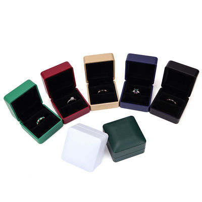 Leder Schmuckschachtel mit Licht Hanhong Rundes Logo Seidenbildschirm gedruckt kundenspezifischer Ring Box