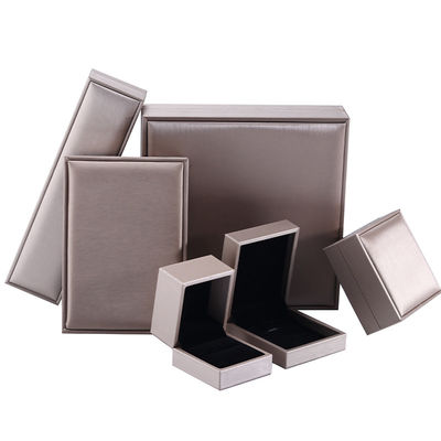 Quadratische Falschlederschmuckkiste, Elegante gebürstete Schmuckverpackung OEM