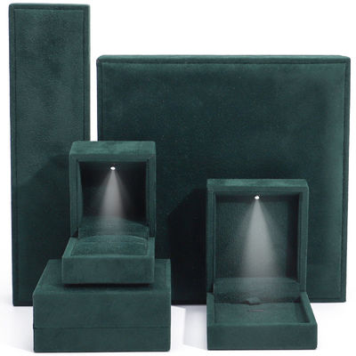 Dunkelgrüner Soft Touch Samt Luxus Schmuckverpackungskiste mit leuchtendem LED-Licht