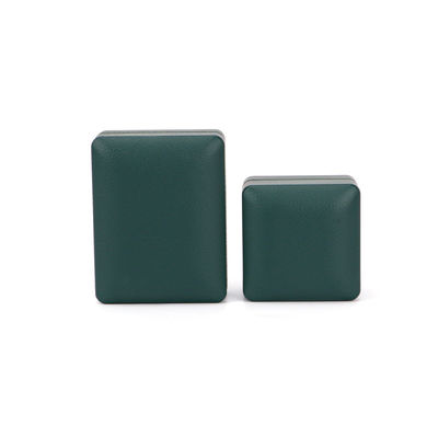 kaufen Custom Ring Packaging Solution Beleuchtete grüne Lederschmuckbox mit Seidenverkleidung und Logo online manufacture