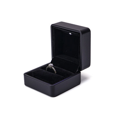 Hanhong Custom Ring Box mit leichten 6,5*6,5*4,5cm Größe Schwarzes Leder und Samtmaterial