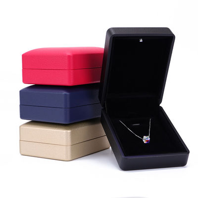 Hanhong Custom Ring Box mit leichten 6,5*6,5*4,5cm Größe Schwarzes Leder und Samtmaterial