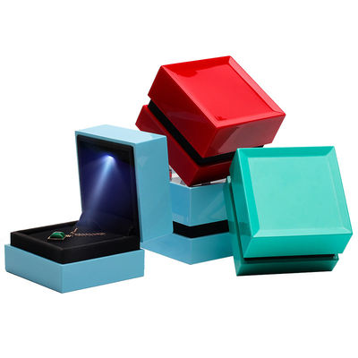 Hanhong Square Spray Paint Multikolor Schmuckschachtel mit Licht und Seidenbildschirmdruck