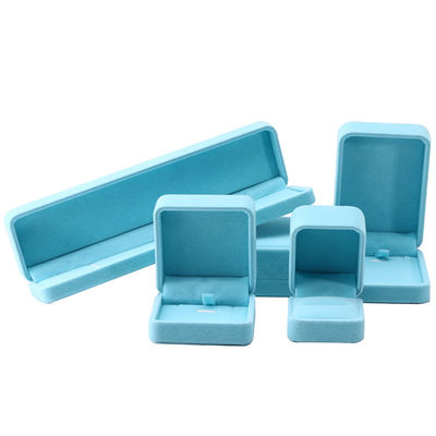 China Fertigung Großhandel High-End Handgefertigte Halskette Ring Box Schmuck Verpackung Custom Logo Luxus Quadrat Suede Samt Himmel Blau Schmuckbox
