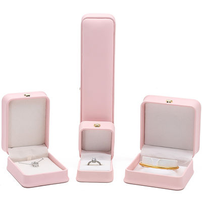10*10*5cm rosa Leder Schmuckschachtel für Kronen Armbänder Anhänger und Ringe Custom Logo