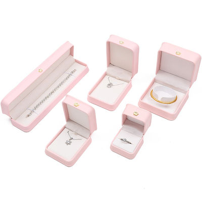 10*10*5cm rosa Leder Schmuckschachtel für Kronen Armbänder Anhänger und Ringe Custom Logo