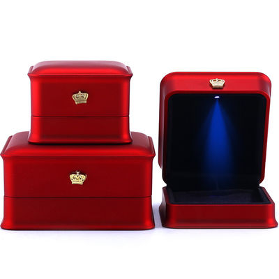 Schmuckpaket Hanhong Custom Luxury Crown LED Box für Armbänder Halsketten und Ringe