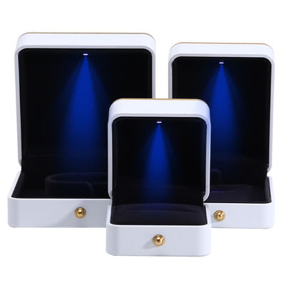 Custom Schmuckkasten Verpackung Gold Trim Plastik Schmuckkasten mit LED-Beleuchtung