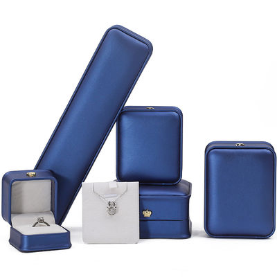 Neues Schmuckpaket Blaue Lederkrone Schmuckbox für Armband Anhänger Halskette Ring