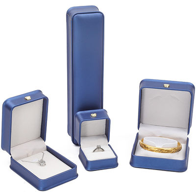 Neues Schmuckpaket Blaue Lederkrone Schmuckbox für Armband Anhänger Halskette Ring