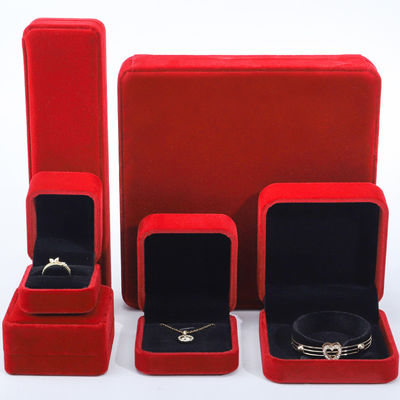 kaufen Großhandel Fertigung Luxus Samt Schmuckschachtel Personalisiertes Custom Logo Rotes Halskette Armband Ohrringe Ring Verpackung Samt Schmuckschachtel online manufacture