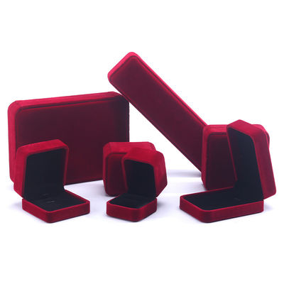 Großhandel Fertigung Luxus Samt Schmuckschachtel Personalisiertes Custom Logo Rotes Halskette Armband Ohrringe Ring Verpackung Samt Schmuckschachtel