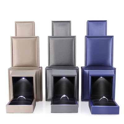 Blaue LED-Schmuckschachtel für Luxusverpackungen von Ohrringe Armbänder Halsketten Ringe