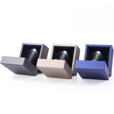 Blaue LED-Schmuckschachtel für Luxusverpackungen von Ohrringe Armbänder Halsketten Ringe