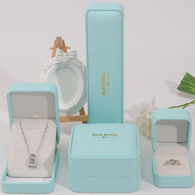 kaufen Cyan Plain Soft Touch Falsches Leder Schmuck Verpackung Box Fall Luxus-Organisator online manufacture