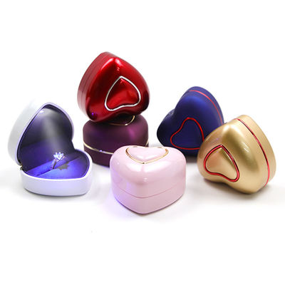 Blauer Ring Armbandkasten mit LED-Licht Hanhong Custom Logo Schmuck Speicher Display Case