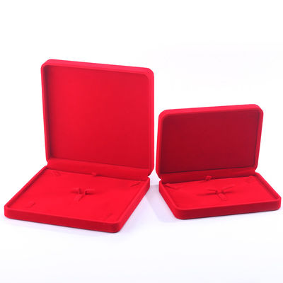 China Herstellung Großhandel Luxus Samt rot Schmuck Verpackung Box Schmuck Benutzerdefinierte High-End Halskette Armband Ohrringe Ring Schmuck Box Verpackung mit Logo