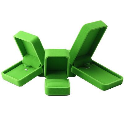 China Herstellung Großhandel High-End Handgemachte Halskette Ring Box Schmuck Verpackung Custom Logo Luxus Quadrat Samt hellgrün Schmuckschatulle