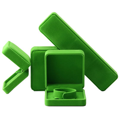 China Herstellung Großhandel High-End Handgemachte Halskette Ring Box Schmuck Verpackung Custom Logo Luxus Quadrat Samt hellgrün Schmuckschatulle