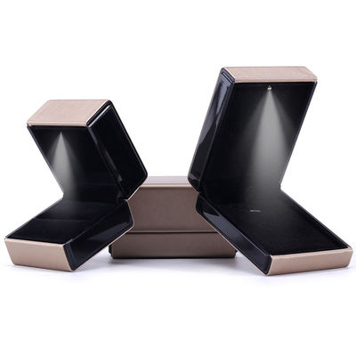 9*9*5cm Rechteck Hanhong Custom Gold Halskette Armband und Ring LED Schmuck Verpackungskiste