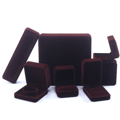 kaufen China Herstellung Großhandel High-End Handgefertigte Halskette Ring Box Schmuck Verpackung Custom Logo Luxus Quadrat Suede Samt Braun Schmuck Box online manufacture