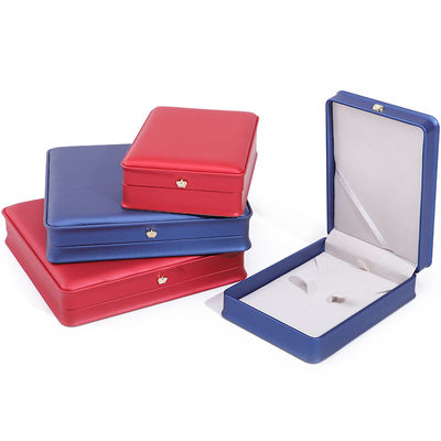 Rechteckig Handgefertigt Hanhong Custom Logo Box Krone Design Luxuriöse PU Leder Box Halskette Ring Schmuckbox