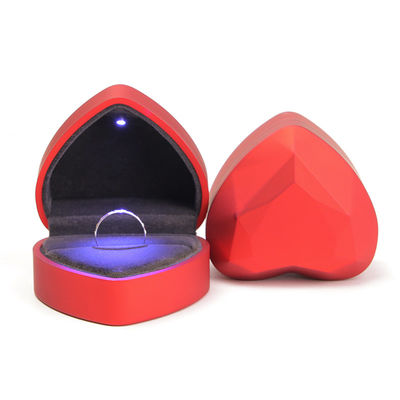 kaufen LED Herz-förmige rote Edelstein-Kassette Das ultimative Schmuckpaket für Ihre Endkollektion online manufacture