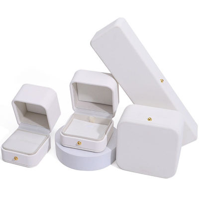 kaufen Dicke Schwammseide Halskette Leder Schmuckschachtel mit Custom Logo Rechteck Form Design online manufacture