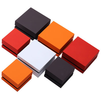 9*9*3.5cm Schmuckschachtel-Organisator mit Logo gebackene lackierte schwarze LED-Ringbox