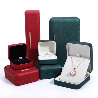 kaufen Zusammengestellte Samtschmuckschachtel für PU-Lederarmbänder Ohrringe und Anhänger Verpackung online manufacture