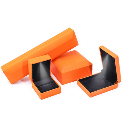 Maßgeschneiderte Größe Handgefertigte Orange LED Ring Schmuckkasten für benutzerdefiniertes Logo und weißes Licht