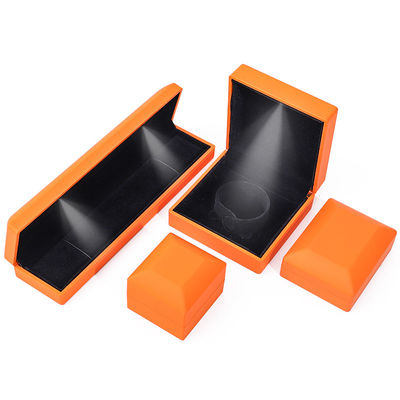 Maßgeschneiderte Größe Handgefertigte Orange LED Ring Schmuckkasten für benutzerdefiniertes Logo und weißes Licht