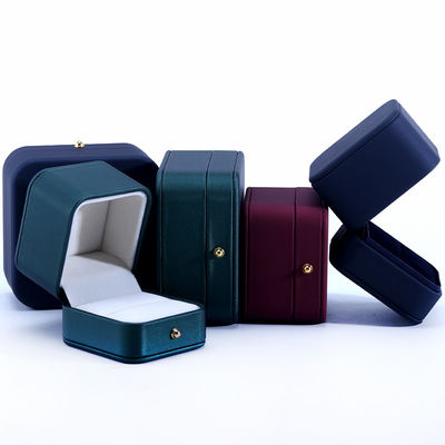 Benutzerdefiniertes Logo Schmuckpaket Hanhong PU Lederkiste für Halskette Armband Ohrringe Ring