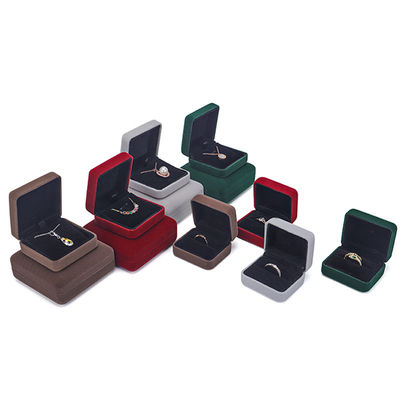 Custom LED Light Ring Box mit grünem Samt und Hanhong Logo Prägungen