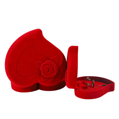 Samtschmuck-Kiste für roten Liebesring Halskette und Stud Ohrringe