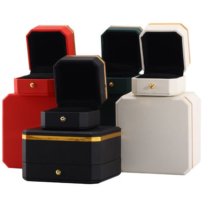 kaufen Mehrfarbige achteckige PU-Lederschmuckverpackung mit Goldschmuck online manufacture