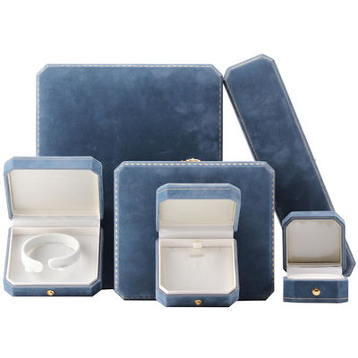 kaufen Leichtblaue Samtschmuckbox für kundenspezifische Luxuskette und Armbandverpackungen online manufacture