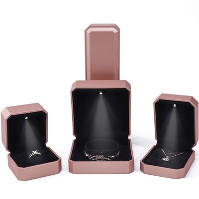 kaufen Customized LED Luxus Schmuckbox Verpackung für Ringe Halsketten Armbänder Ohrringe online manufacture