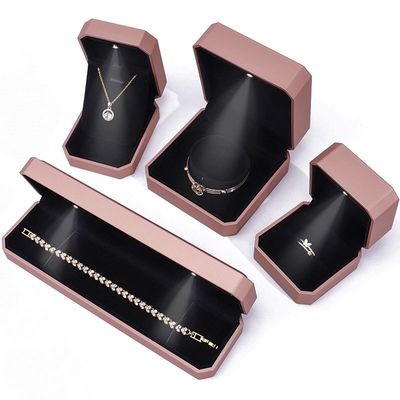 Customized LED Luxus Schmuckbox Verpackung für Ringe Halsketten Armbänder Ohrringe