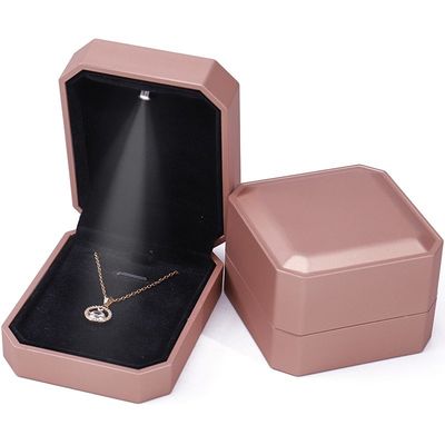 Customized LED Luxus Schmuckbox Verpackung für Ringe Halsketten Armbänder Ohrringe