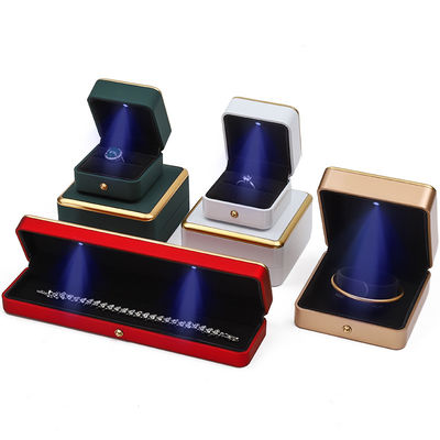 kaufen Customized Gold Trim LED Schmuckschachtel Organisator für Armband Halskette Ohrringe Ring online manufacture
