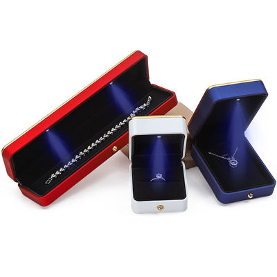 Customized Gold Trim LED Schmuckschachtel Organisator für Armband Halskette Ohrringe Ring