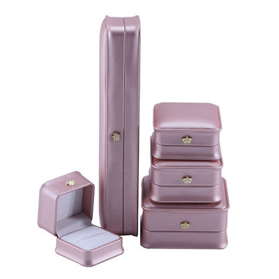 Luxus Gold Crown Design PU Leder Schmuck Package Box für Armband Halskette Ring