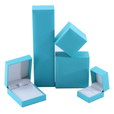 Großhandelsproduktion Luxus Schmuckbox Personalisierte High-End-Schmuckkiste Halskette Armband Ohrringe Ring Schmuckset Verpackung Kartonpapier Himmelblau Flip Schmuckbox mit Logo