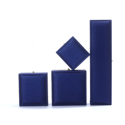 kaufen Hanhong benutzerdefinierte blaue Leder Schmuckbox für Ring Halskette Armband Hochzeit Kontaktieren Sie uns online manufacture