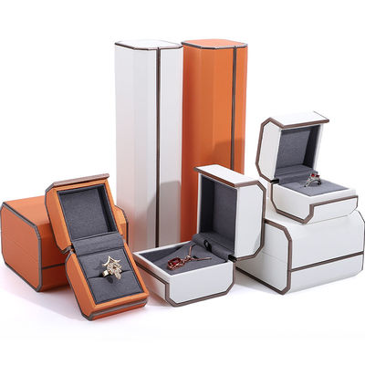 kaufen Custom Elegant Gold PU Leder Schmuck Verpackungskiste für Ringe Halsketten und Armbänder online manufacture
