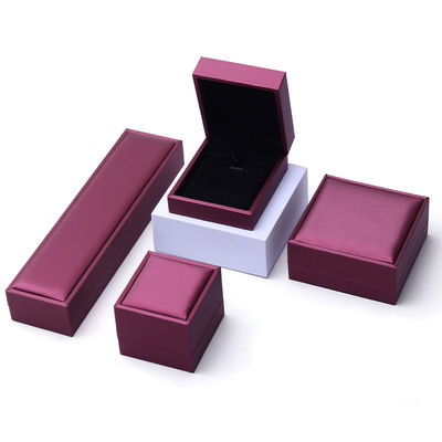 Custom Luxus Samt Schmuck Verpackungskiste mit lila PU Leder von Hanhong